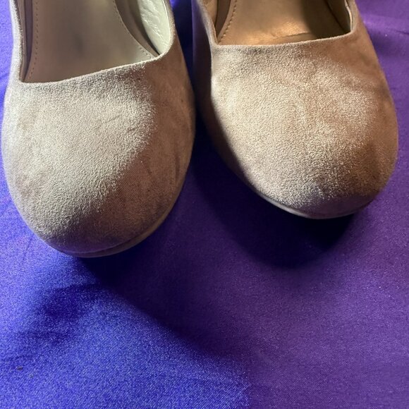 📌x-appeal Round Toe Suede 3.5" High Heel Pumps with Straps Worn Once - Picture 2 of 13
